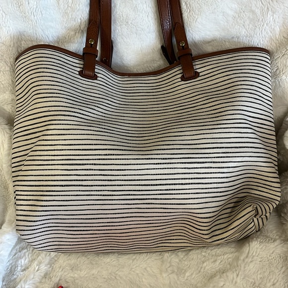 Fossil stripped cream and black Rachel tote bag with bright neon zipper wallet - Picture 6 of 13